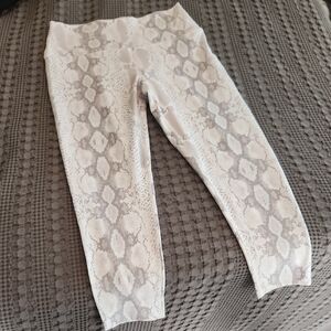 Betsey Johnson Gray Snake Print Leggings